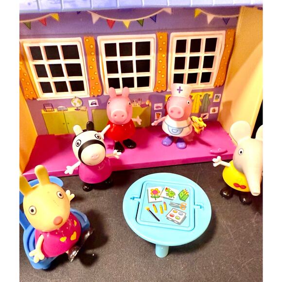 Peppa Pig Peppa’s Adventures School Playgroup Preschool Speech and Sounds #2 - Picture 2 of 8